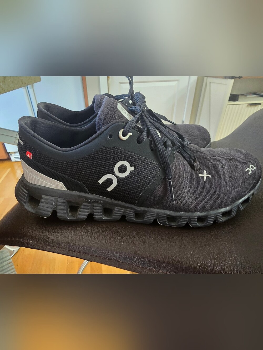 On Cloudswift Athletic Shoes Black & White US 8.5